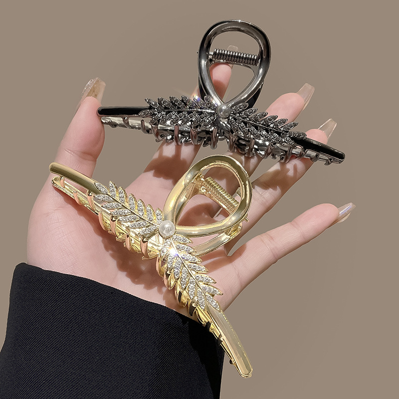 2023 New high-end light luxury wheat ear shark clip hairpin for women, exquisite large hairpin headwear for the back of the head, updo hairpin details Picture