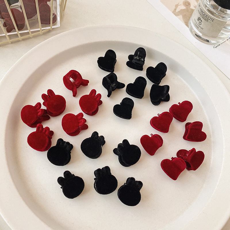 Korean velvet children's hair clips, heart-shaped mini hair clips, small scratch-off clips, girl bangs clips, scratch-off hair accessories, headwear for girls details Picture