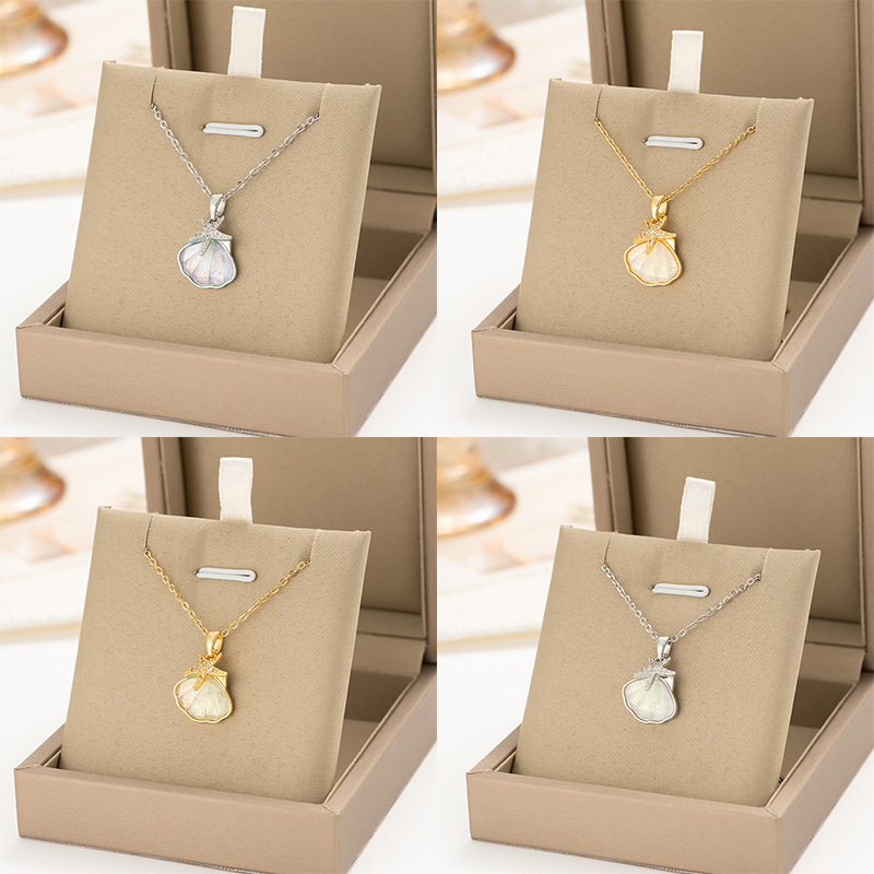A genuine gold electroplated starfish shell titanium steel necklace for women, inlaid with Marine plates, zircon pendant, internet-famous style collarbone chain details Picture