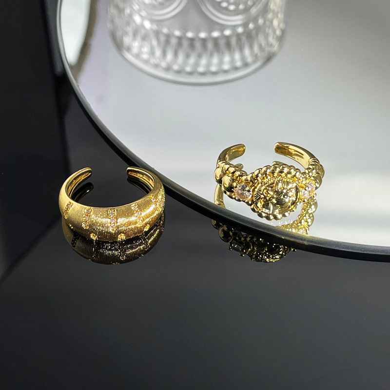 A mid-style antique coin embossed female figure ring, a niche retro Italian brushed light luxury high-end index ring for women Application Scenario