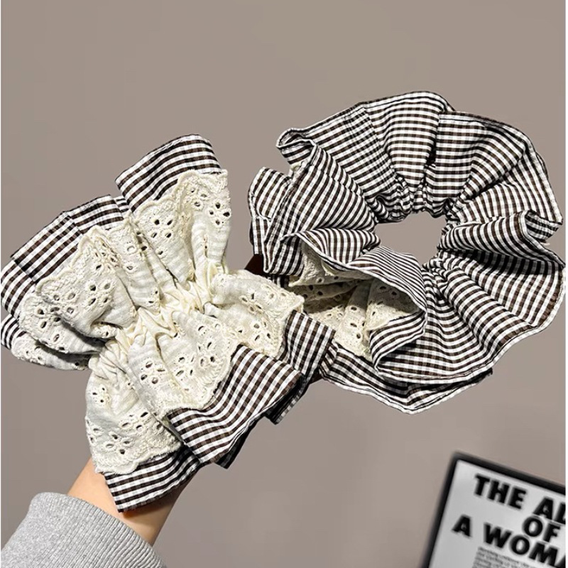 Checkered lace large intestine hair tie with four layers of flower buds, large skirt hem hair tie, Maillard color series bun hair tie headwear Specification drawing