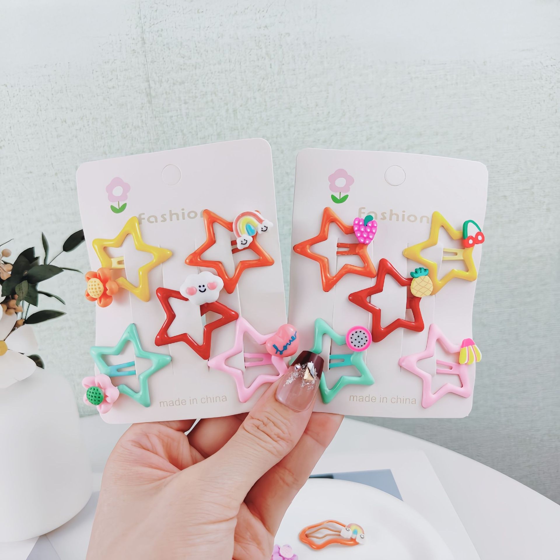 Children's hair clips, girls' side bangs clips, cartoon bb clips, new 2024 girls' headwear, five-pointed star hair clips details Picture