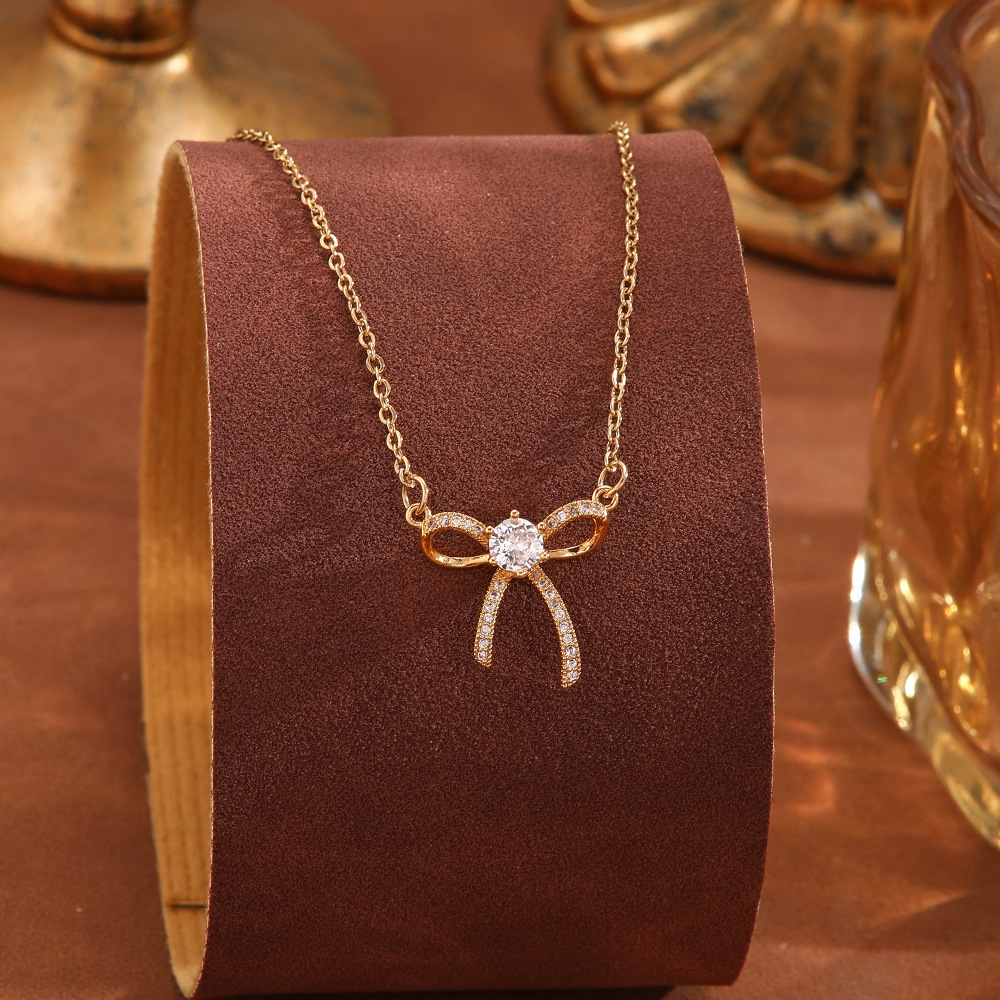 Titanium steel non-fading necklace for women, lively and dynamic, light luxury and niche, simple Instagram collarbone chain, versatile and high-end accessory full figure