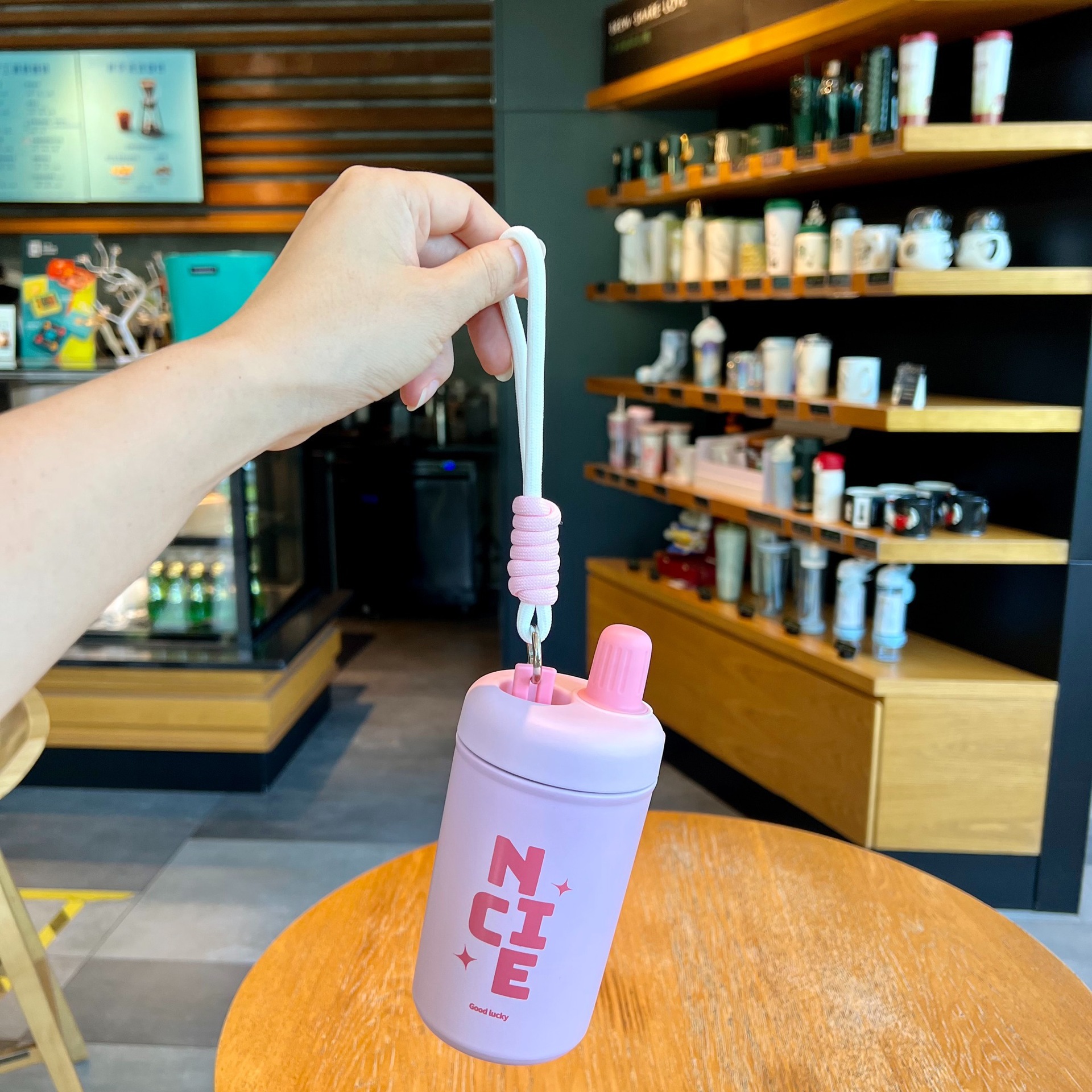 Simple and fresh insulated cup with straw, portable ins feng shui cup, hand-held stainless steel cup for office and home use, cross-border Specification drawing
