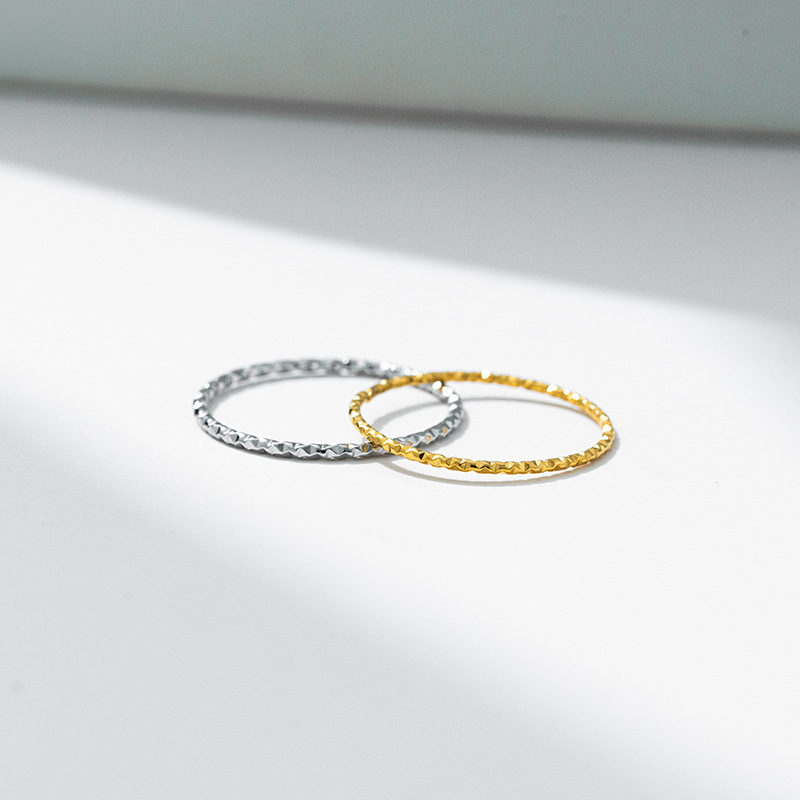 Plain bezel starry sky car flower ring for women, titanium steel, no color fading, 1MM extremely thin, versatile ring, with a unique and high-end line details Picture