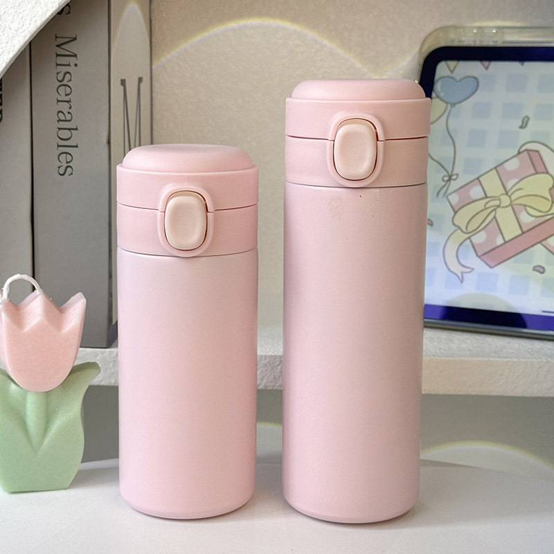High-appearance-level insulated cup, a new 2024 portable drinking cup with a bouncy lid for girls and students going to school Application Scenario