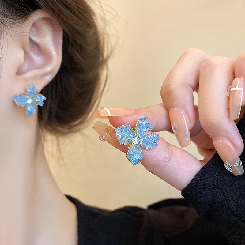 S925 Silver Needle Super Ethereal Gradient Crystal Flower Earrings for Women, a niche high-end design sense, versatile earrings wholesale details Picture