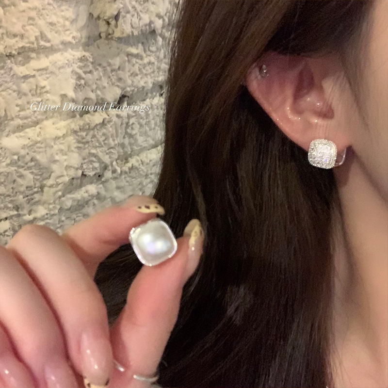 Korean-style fine sparkling cube sugar pearl earrings for women, with a unique, light luxury and high-end feel, and the same style of double-sided ear buckles as the popular earrings on the Internet full figure