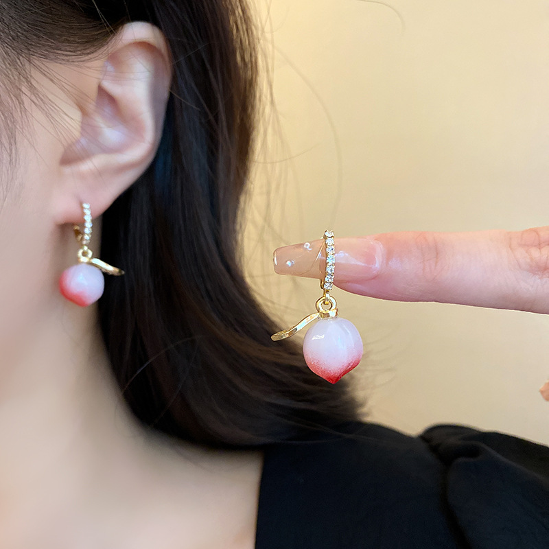 S925 Silver Needle, super Sweet and ethereal peach earrings, women's fashionable, niche and high-end style, exquisite micro-inset stud earrings Application Scenario