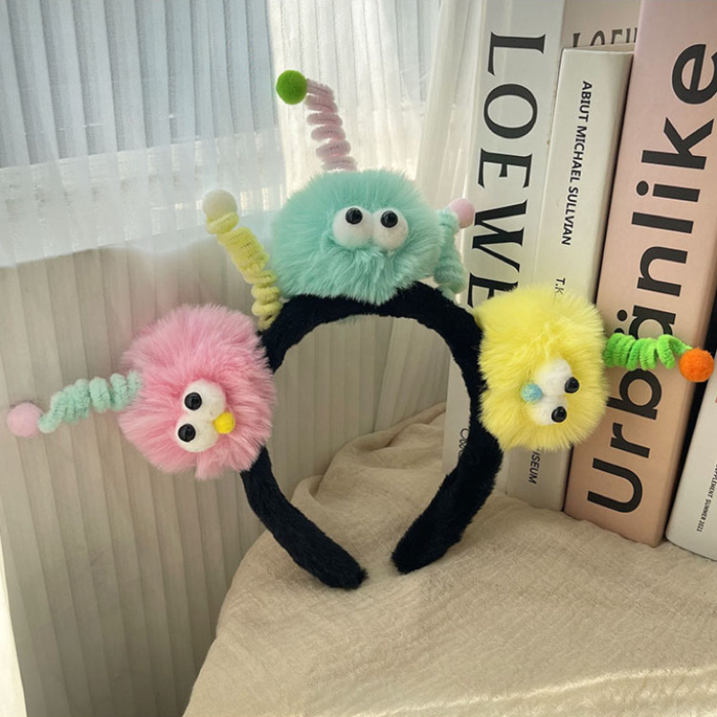 Cute and funny hairball twist stick headband, ugly and adorable headwear, high head top small coal ball antenna headband, female hairpin hair accessory Specification drawing