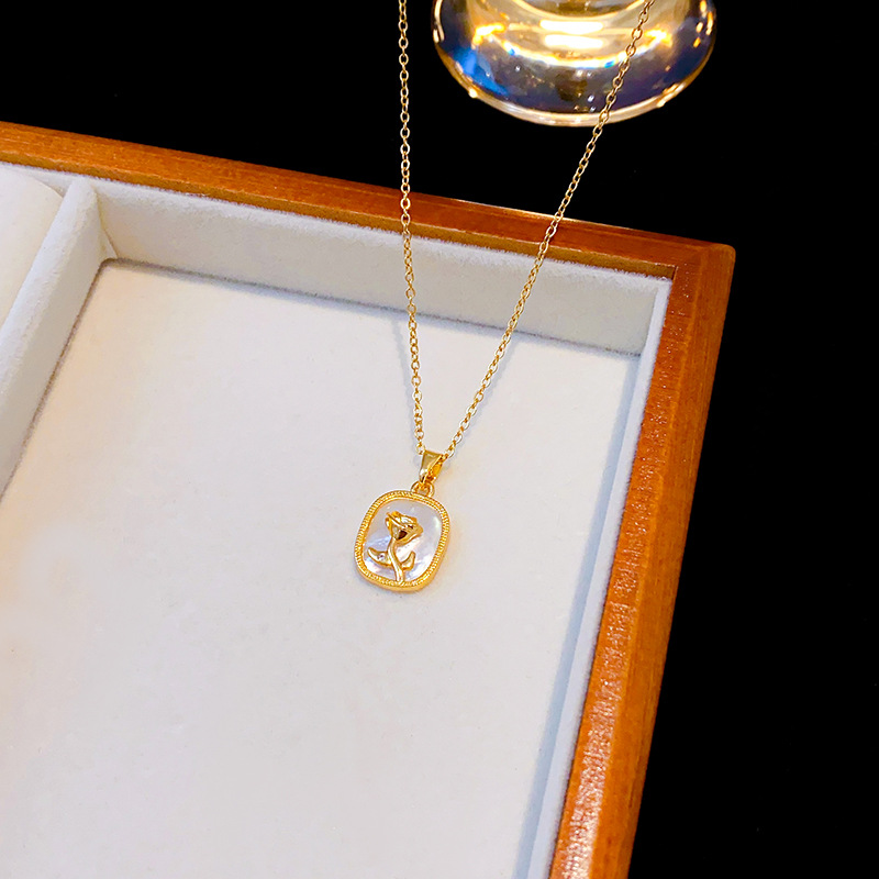 A genuine gold electroplated rose titanium steel necklace for women, set with natural shell zircon pendant, a versatile and stylish accessory for Internet celebrities Application Scenario