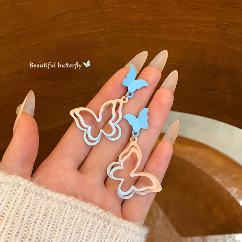 Dopamine blue and pink gradient butterfly stud earrings for women, sweet spring and summer fashionable and elegant niche earrings, new light luxury earrings full figure