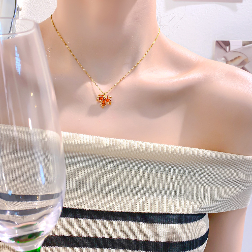 Red and lively maple leaf necklace for women, exquisite zircon light luxury collarbone chain, titanium steel, fashionable and versatile, high-end accessory details Picture