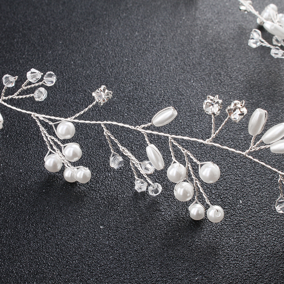 European and American bride headwear, long handcrafted headband, simple and elegant, crystal pearl bride headband, cross-border wedding accessories Application Scenario