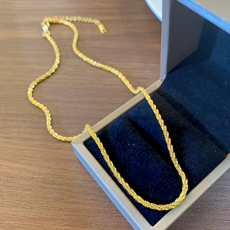 Golden shimmering bare chain, starry sky titanium steel necklace for women, vacuum electroplated, does not fade, popular online collarbone chain Specification drawing