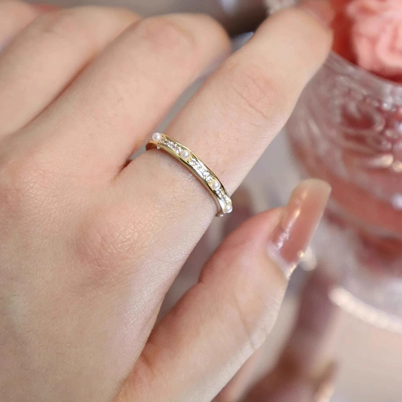 European and American light luxury camellia open ring for women, a niche design with a sense of sophistication, exaggerated and exquisite, enamel finger ring Application Scenario