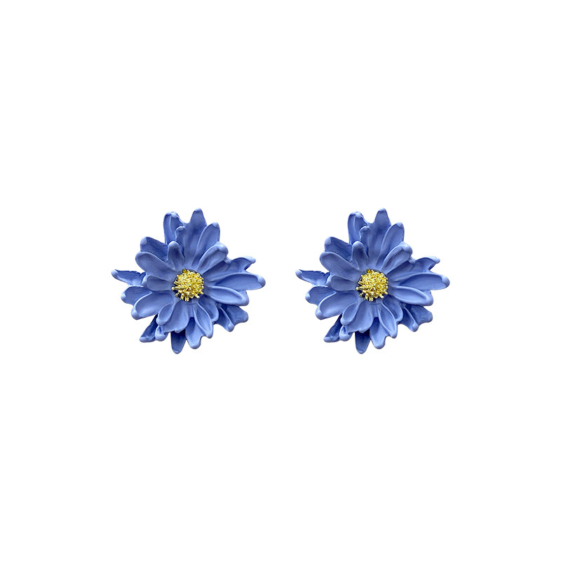 Spring fashion, fresh and delicate flower earrings, women's light luxury, versatile and elegant dopamine Daisy stud earrings, girls' earrings Item Picture