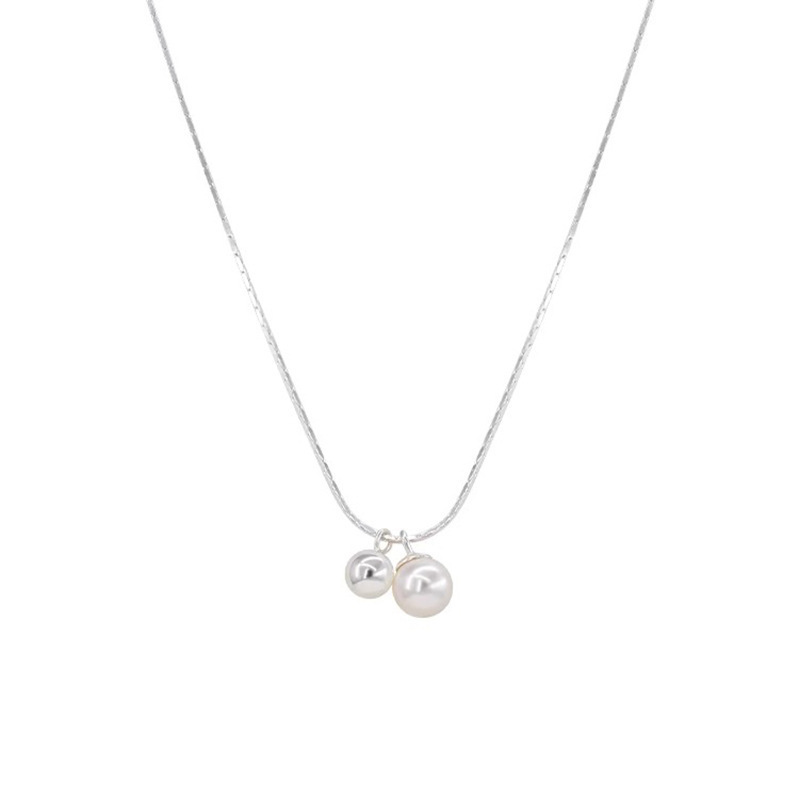 The heart-shaped zircon necklace is a sweet and light luxury necklace with an ins style for women. It features a niche design and is a popular collarbone chain that goes well with everything Item Picture