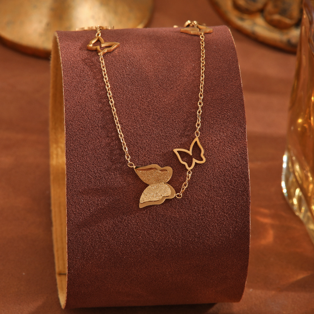 New light luxury ins niche design collarbone chain, titanium steel, non-fading, broken gold, small cube sugar necklace, sweater chain for women Specification drawing