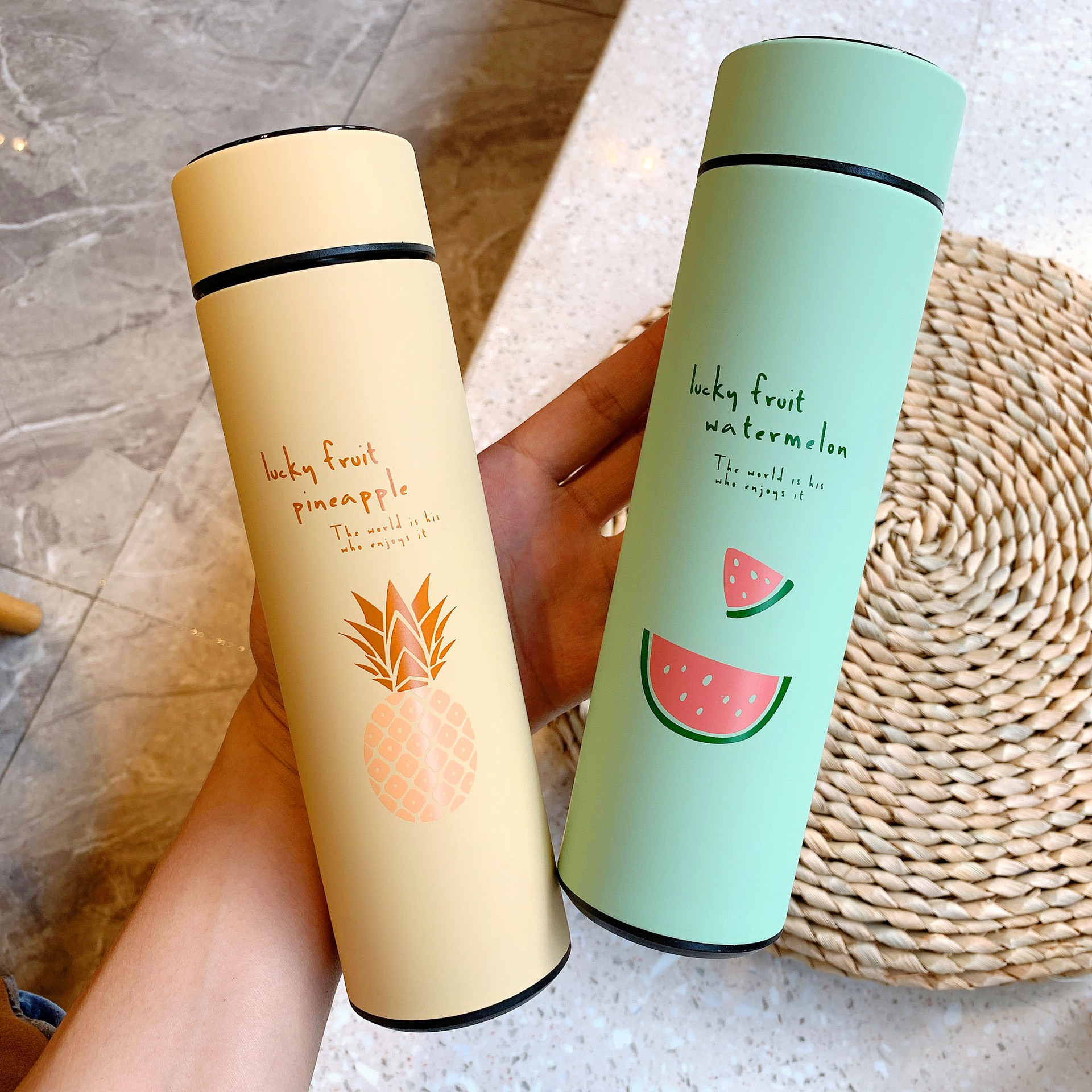 Smart temperature-measuring insulated cup, simple and cute, student and adult water cup, fresh and portable, large-capacity, high-end tea brewing cup full figure