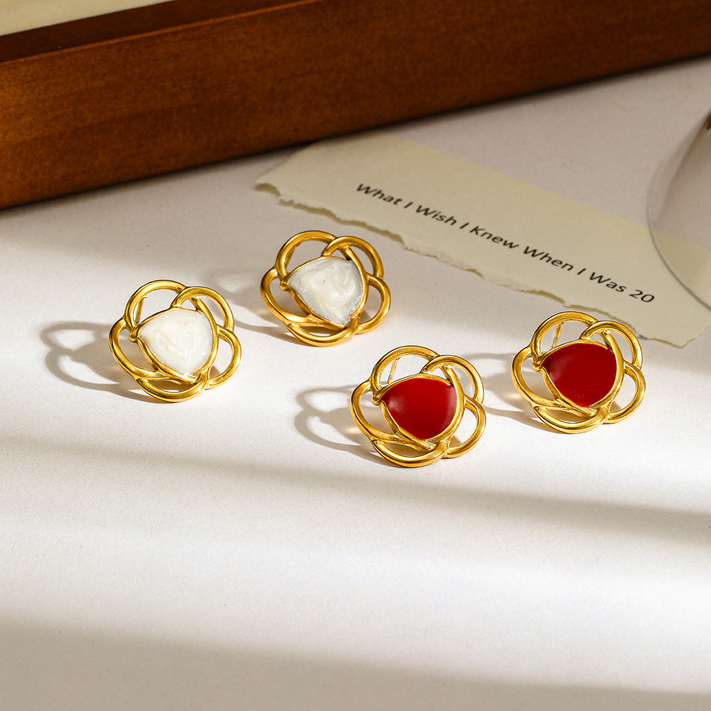French retro oil-drip stud earrings for women that do not fade, with a light luxury and high-end feel, versatile 18k gold-plated stainless steel earrings wholesale Specification drawing