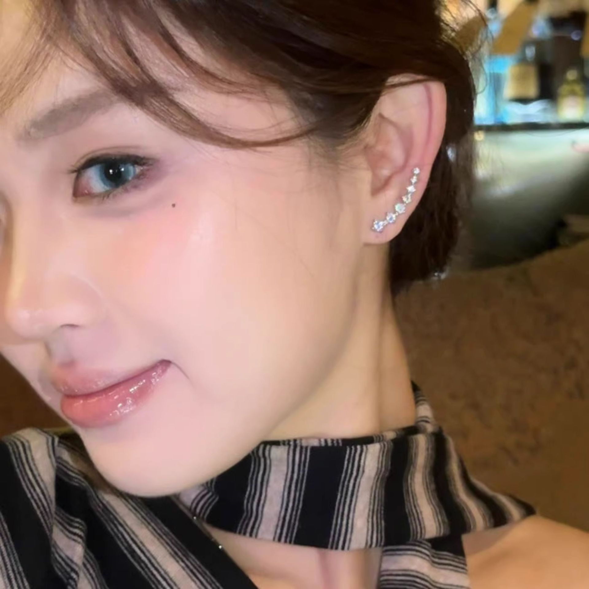 Sparkling diamond elegant arc-shaped row diamond earrings for women, new elegant and light luxury stud earrings, niche design sense, high-end feel, trendy earrings Application Scenario