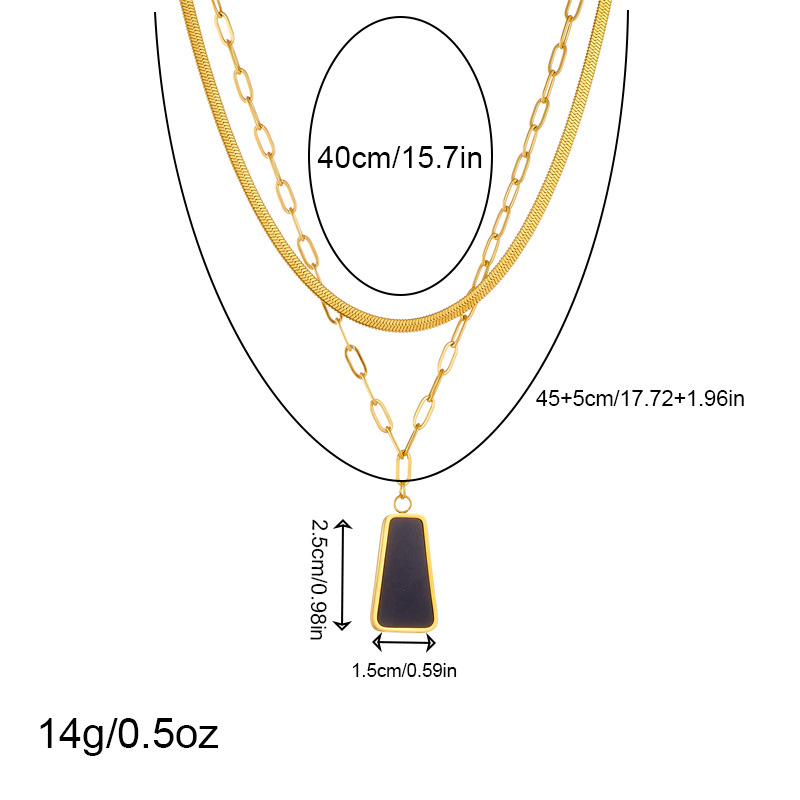 A fashionable, individual, high-end retro gold-plated stainless steel square geometric pendant double-layer stacked necklace Application Scenario