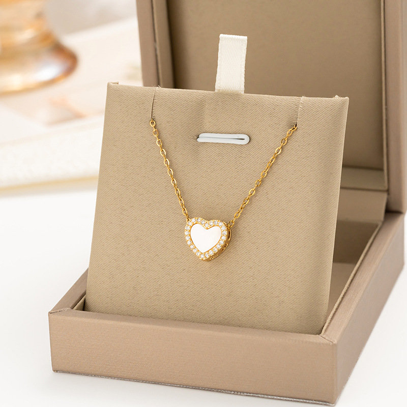 Natural colored shell heart set necklace, women's niche light luxury style bracelet, stud earrings, fashionable and versatile three-piece set Specification drawing