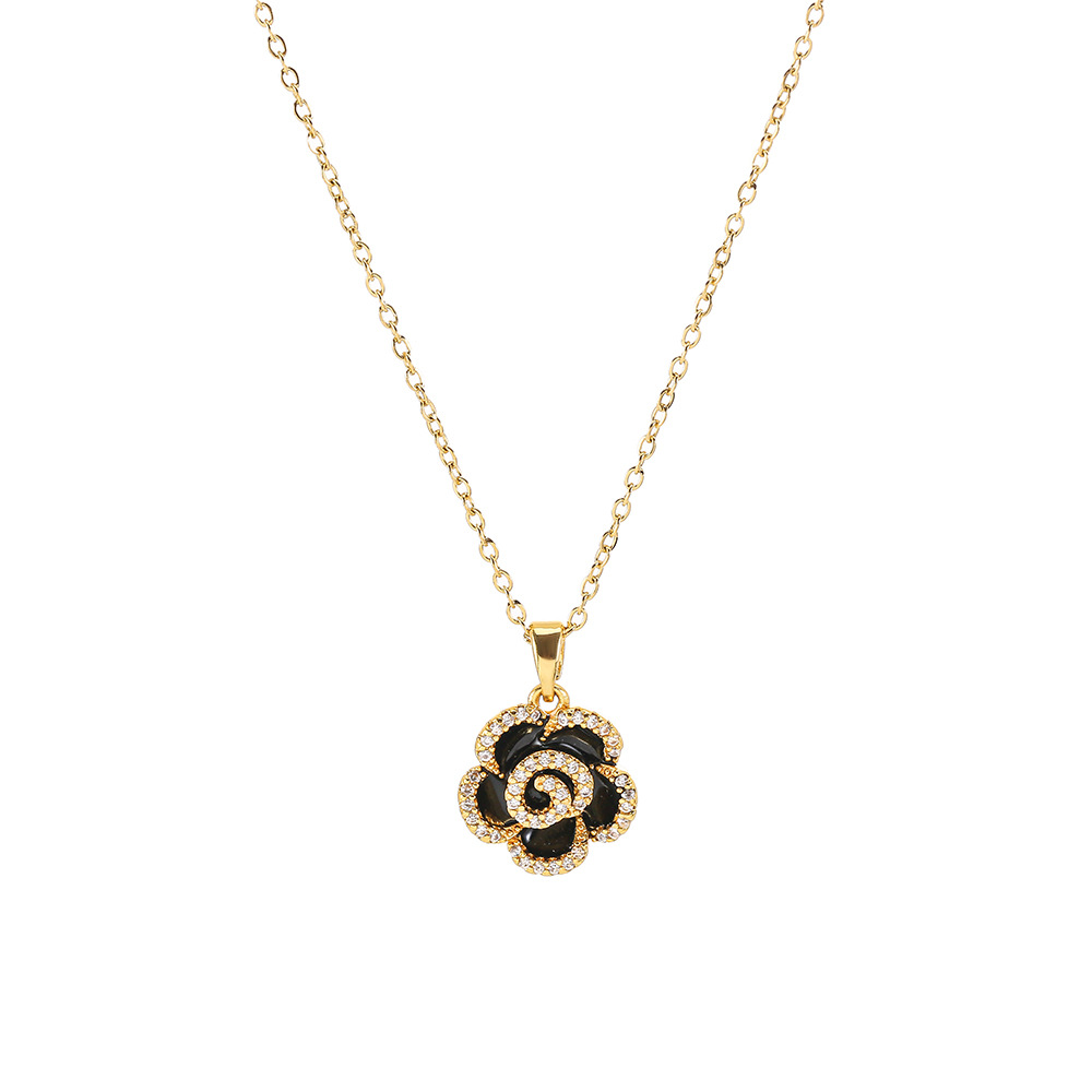 Korean 18k gold-plated camellia titanium steel necklace for women, fashionable flower pendant, personalized and light luxury collarbone chain wholesale Item Picture