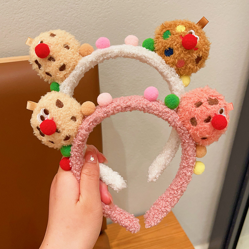 Cute cookie hair band, children's knitted plush cartoon anti-slip headband, non-constricting hair clip headwear for little girls Application Scenario