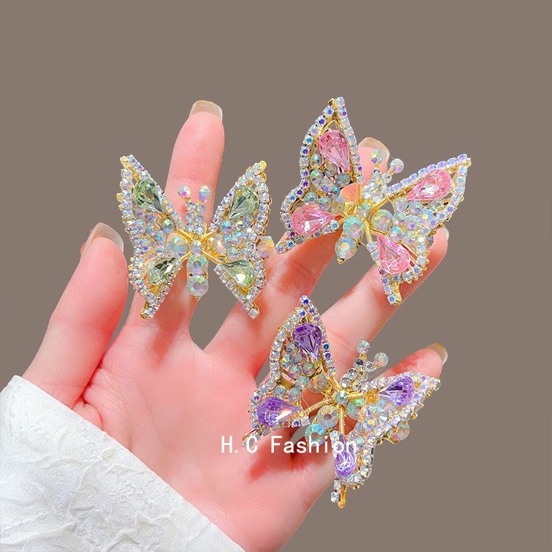 The moving super fairy butterfly water diamond three-dimensional hair clip, a side hair clip for girls, a broken hair bangs clip, and exquisite hair accessory Application Scenario