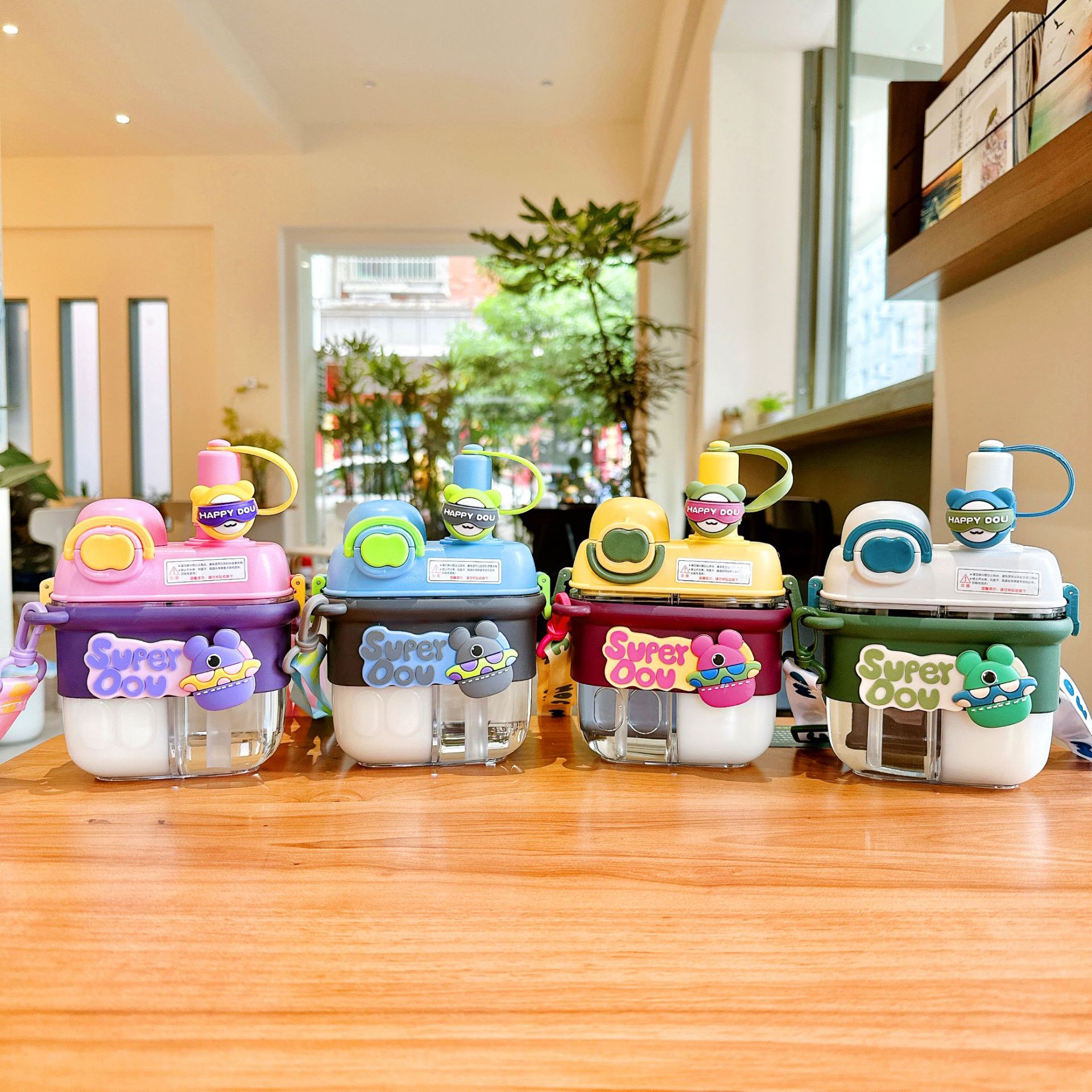 Cute and good-looking straw cup, double-drinking cartoon children's plastic cup, dual-purpose outdoor portable thickened double-combination water cup details Picture
