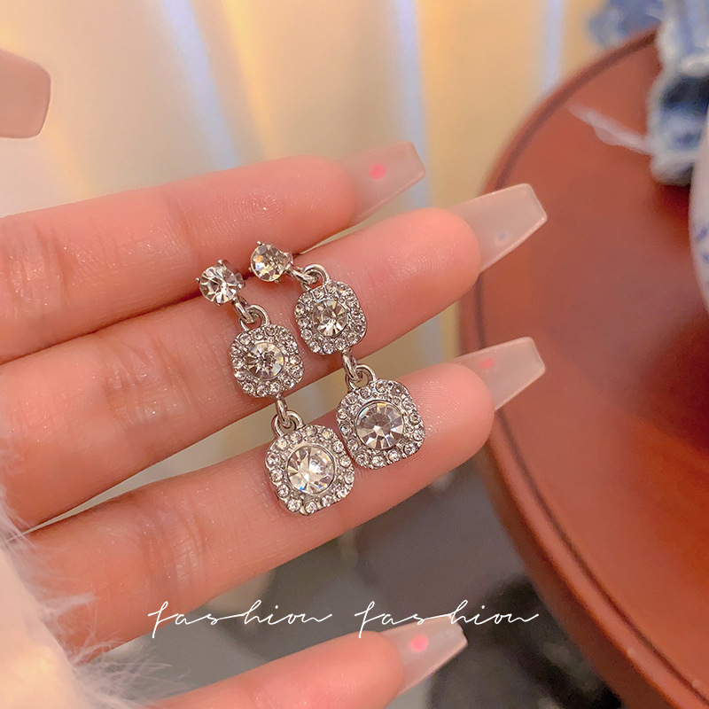 S925 Silver Needle Korean new Zircon geometric earrings for women, super dazzling, light luxury, niche square diamond stud earrings, internet-famous earrings Specification drawing