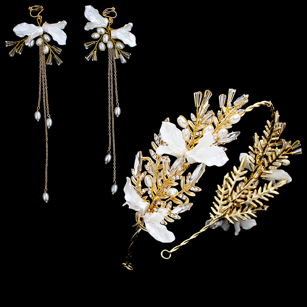 Korean-style bride accessories, wedding dress, crystal hair flower, alloy earrings, crown, exquisite dress, pearl ear clips, hair band set details Picture