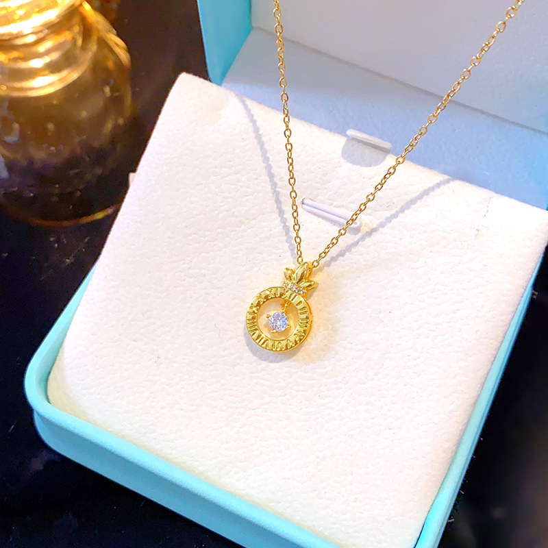 Round Roman numeral cloverleaf titanium steel dynamic necklace, women's fashionable and elegant collarbone chain, internet-famous high-end accessory details Picture