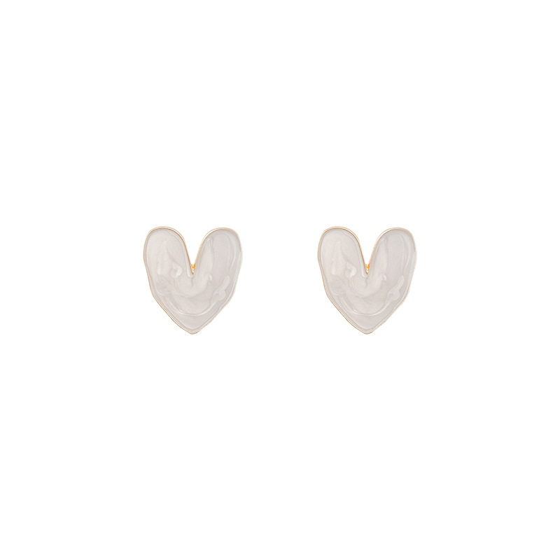 French retro heart-shaped oil-dropping earrings, a niche design for women with a sense of elegance and a touch of grace, Instags-style stud earrings, and sweet internet-famous earrings Item Picture