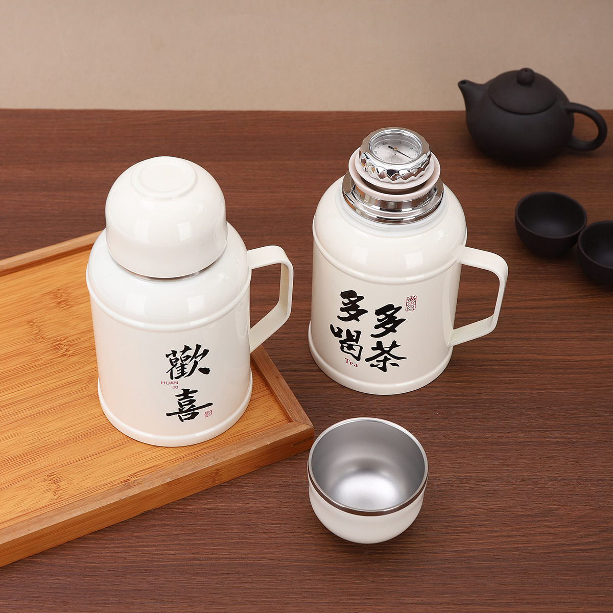 Chinese-style retro small thermos, 316 stainless steel double-layer insulated thermos, mechanical temperature display, office and household tea steeping and steeping pot Application Scenario