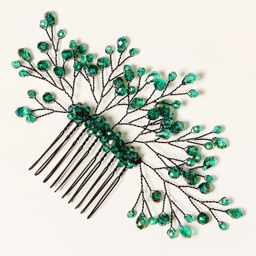 A fashionable and retro handcrafted crystal hair comb for wedding dresses and evening gowns in the shape of green branches and leaves from Europe and America full figure