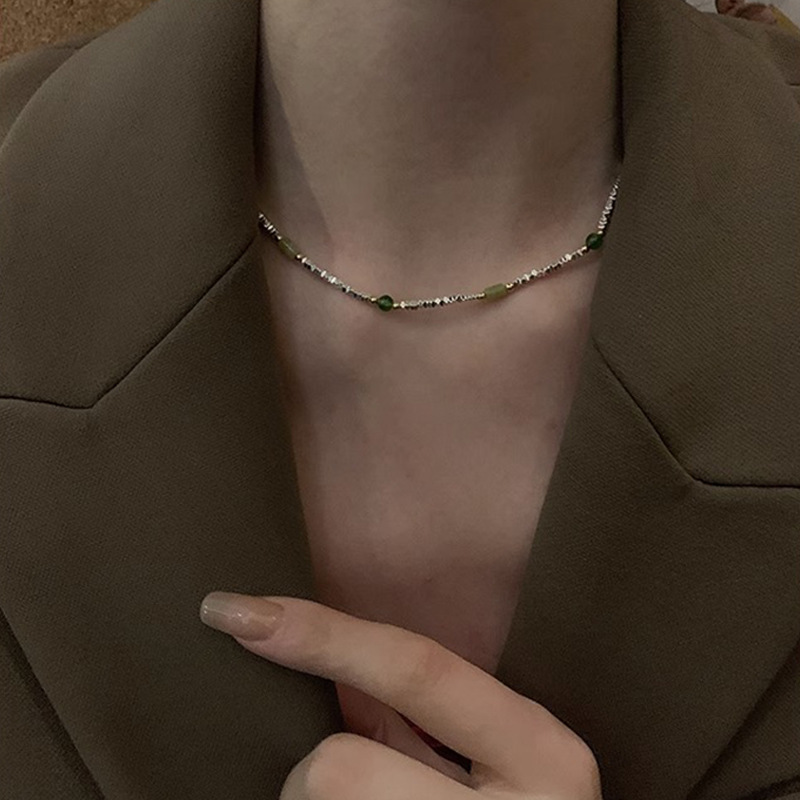 New Chinese-style retro stone beaded necklace, a design sense of women's summer, a niche and light luxury collarbone chain, a Chinese-style neck chain full figure
