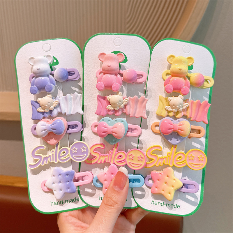 Children's gradient dopamine hair clips, cute bear bb clips, girls' side loose hair, bangs on the forehead, hair clips and hair accessories details Picture