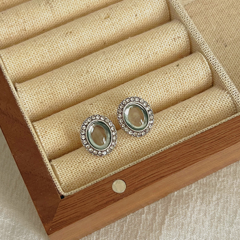 The 2024 new water blue zircon necklace is a unique and cool design for women's Korean ins earrings and pendant on the collarbone Specification drawing