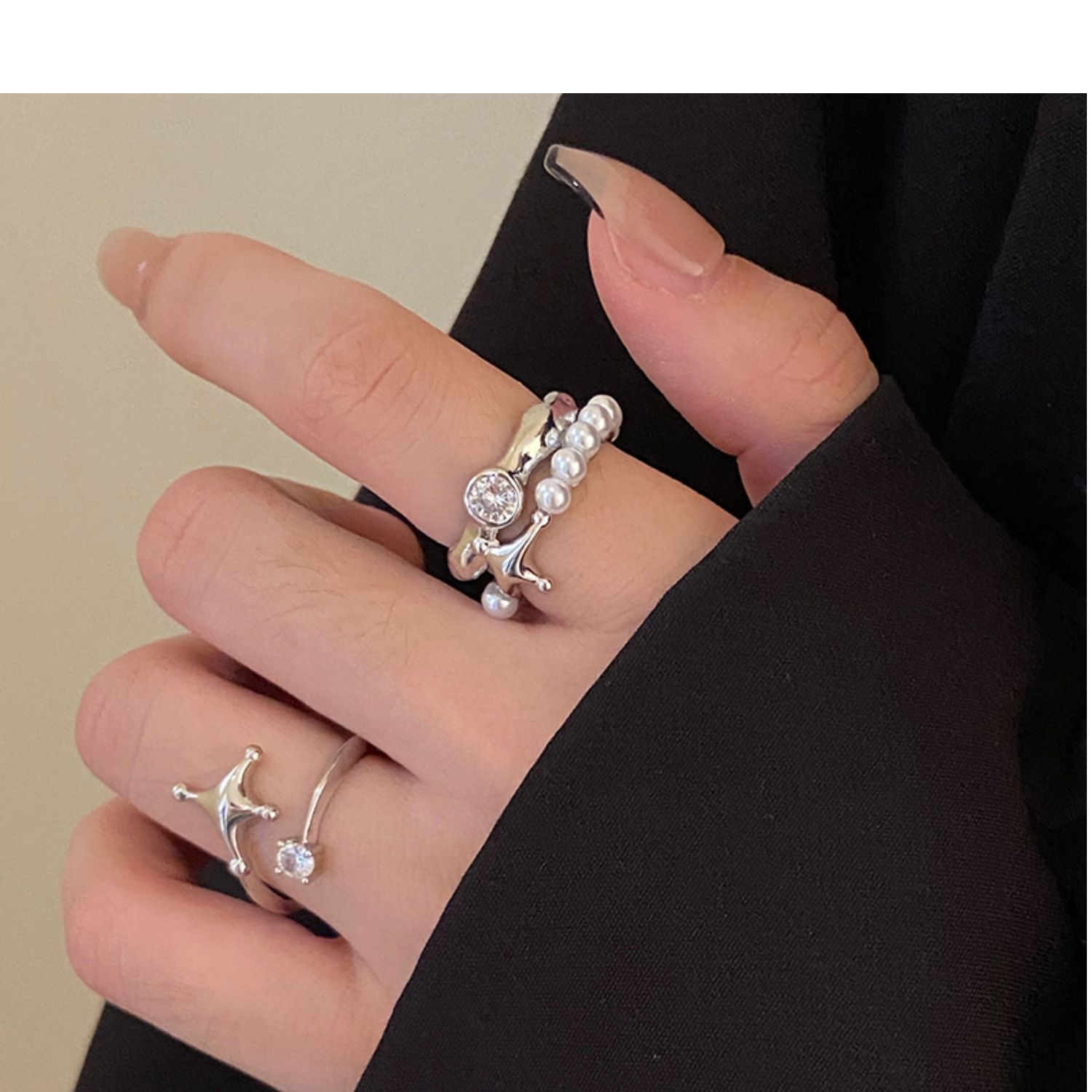 A cold and elegant pearl ring with diamonds and star rays, a trendy and fashionable European and American light luxury niche design for women Specification drawing