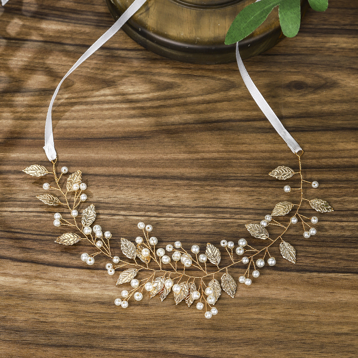 Mianino creative European and American bridal headwear, hand-woven simple pearl headband, golden leaf headband Specification drawing