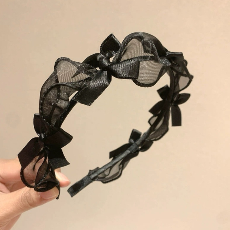 Black bow headband, lace, light luxury and elegant headband, hairpin, diamond-encrusted hair accessory, Japanese and Korean Internet celebrity style headwear for women Application Scenario
