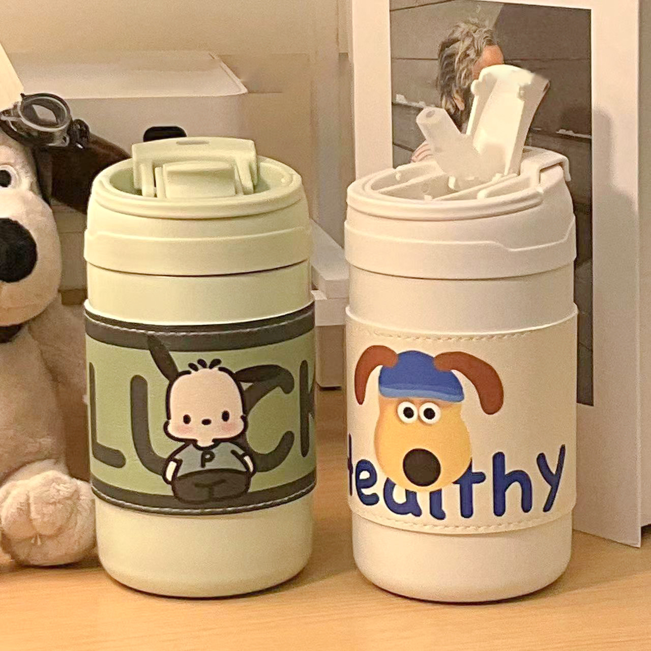 High-temperature resistant dog repair water cup, ins high appearance level, cartoon cute, food-grade plastic straw cup, large-capacity water cup full figure