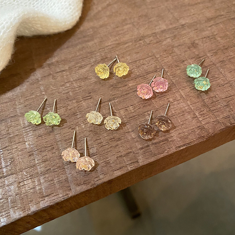 Simple and small rose flower stud earrings, delicate and versatile forest-themed earrings, super ethereal and fresh style earrings wholesale Specification drawing
