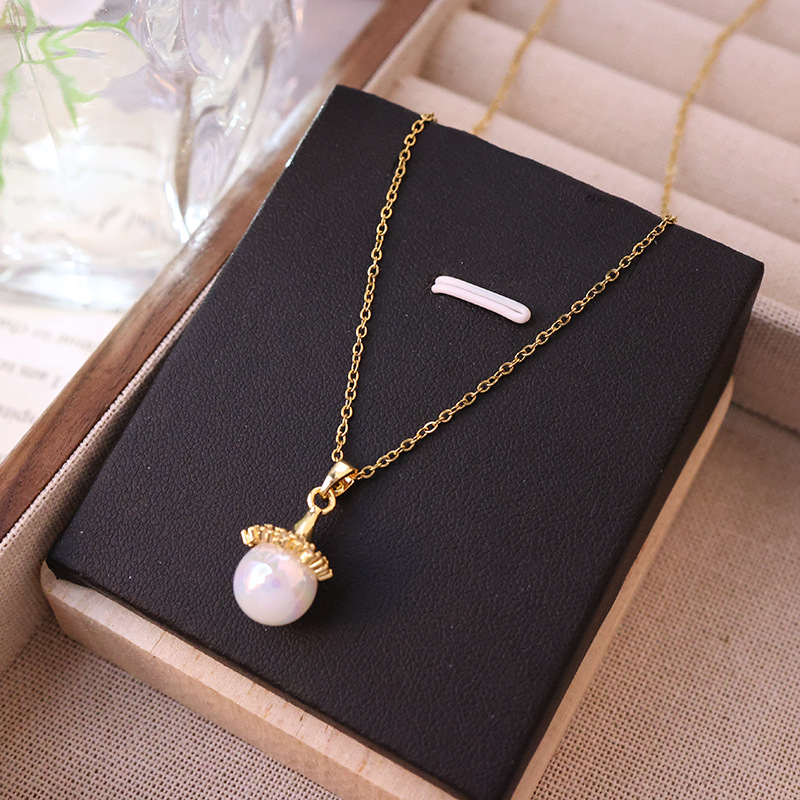 Mermaid Girl Little Pearl Titanium Steel Necklace, a fashionable, simple and light luxury collarbone chain for women, a versatile and elegant accessory for Internet celebrities, wholesale details Picture