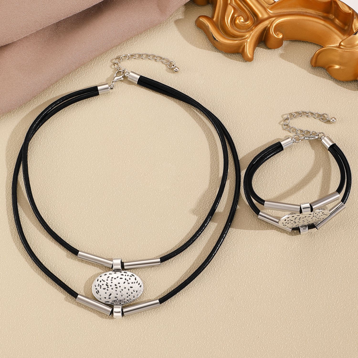 European and American cross-border accessories, ins cylindrical leather wax thread bracelet necklace set jewelry, women's hip-hop multi-layer collarbone chain Specification drawing