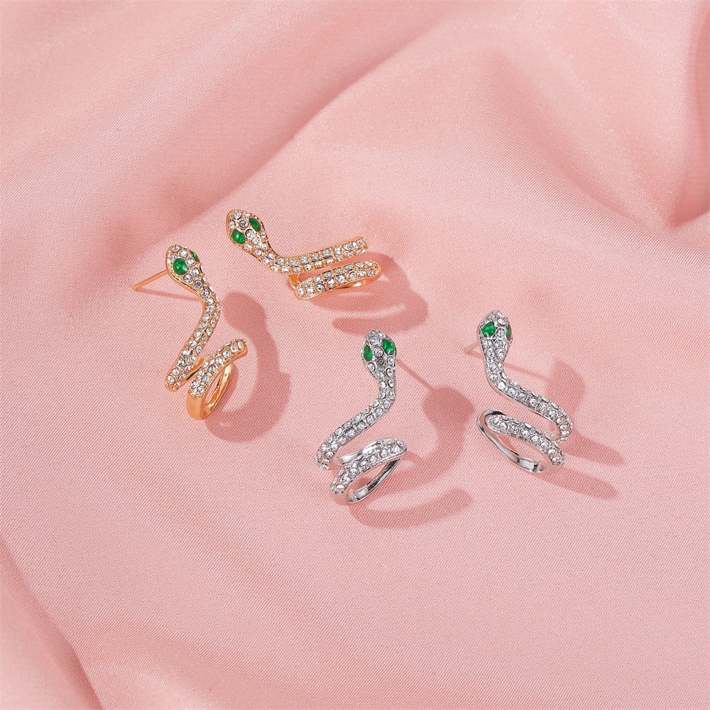 European and American style creative earrings, personalized micro-inlaid zircon snake-shaped ear clips, simple and elegant snake-shaped wrapped stud earrings Specification drawing