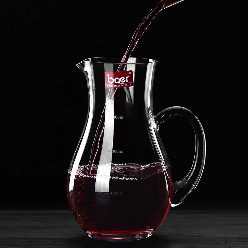 bear crystal glass white wine divider, small household red wine divider with scale, foreign wine divider details Picture